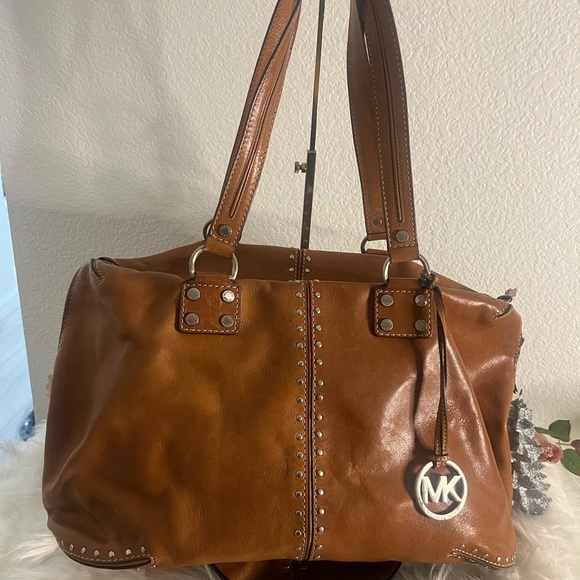 💜Michael Kors Studded Handbag